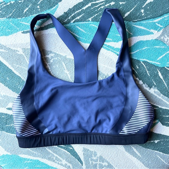 Athleta x Allyson Felix Ultimate Legend Sports Bra Size Large - Picture 3 of 9